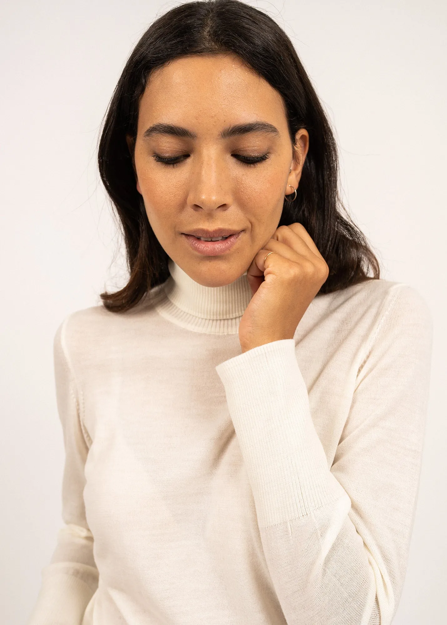 MODENE - Thin Turtleneck Sweater | Wool Jersey (WINTER WHITE)